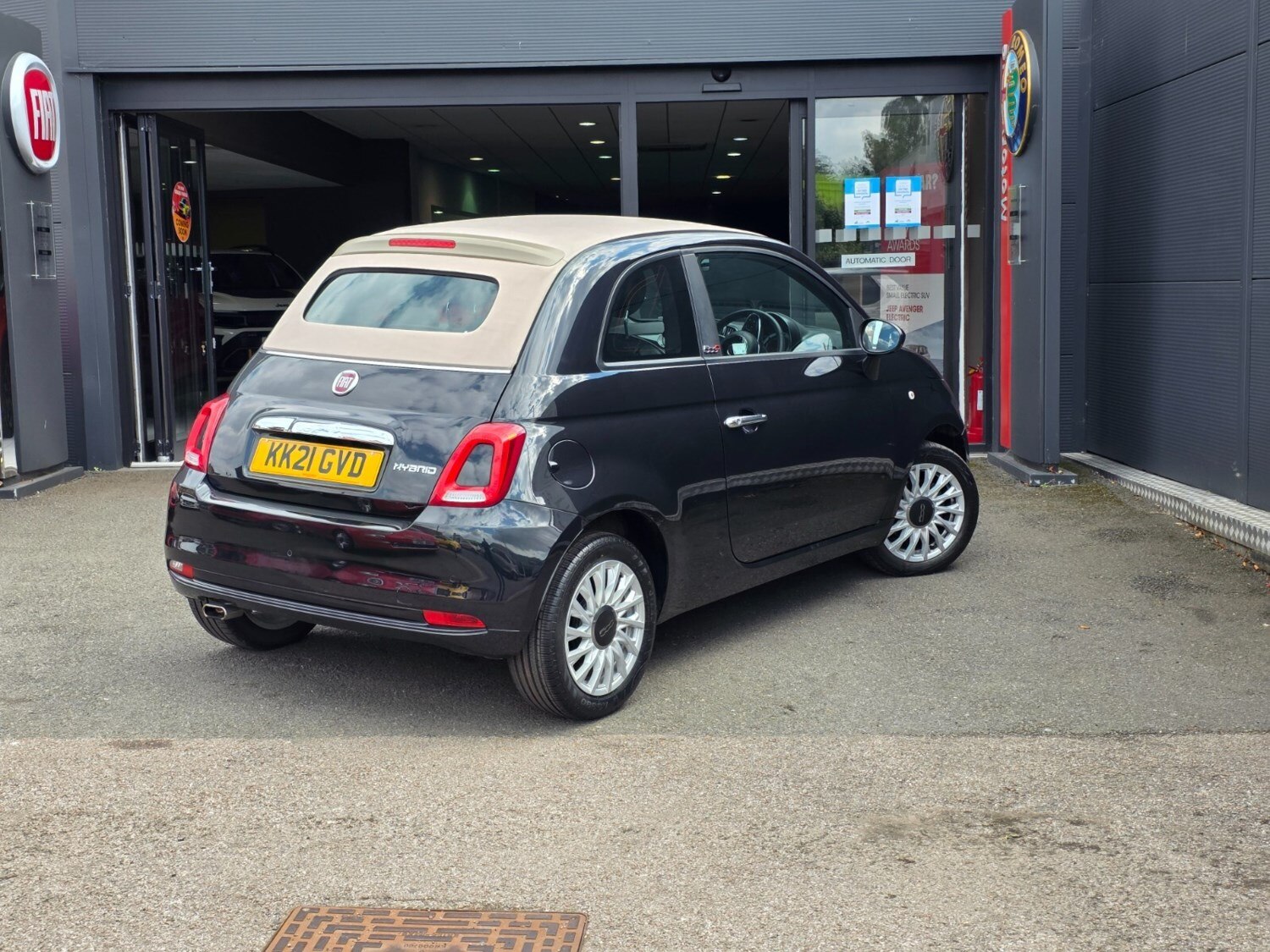 2021 Fiat 500 1.0 Mild Hybrid Lounge 2dr Convertible Petrol Manual - Picture 8 of 24