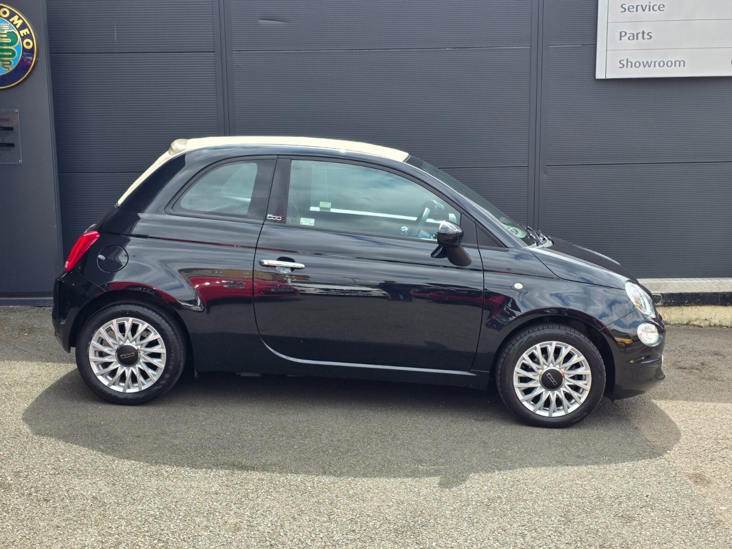 2021 Fiat 500 1.0 Mild Hybrid Lounge 2dr Convertible Petrol Manual - Picture 9 of 24