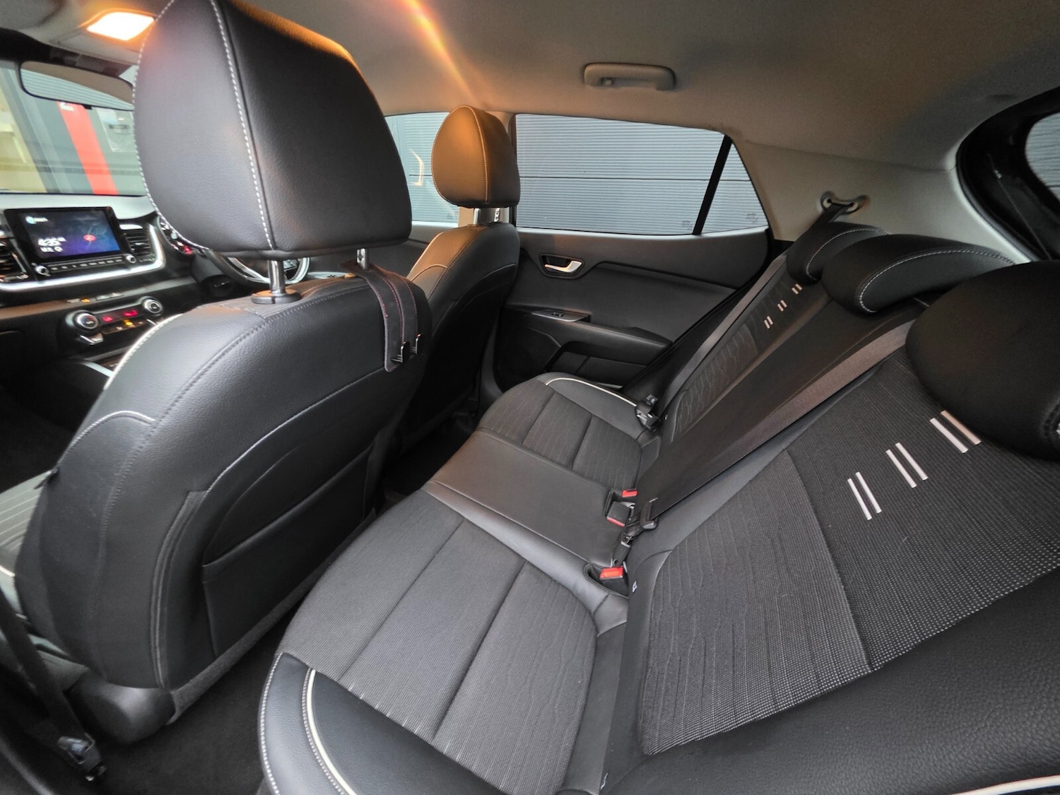 Used Kia Stonic 2021 for sale - 76556852: Photo 29