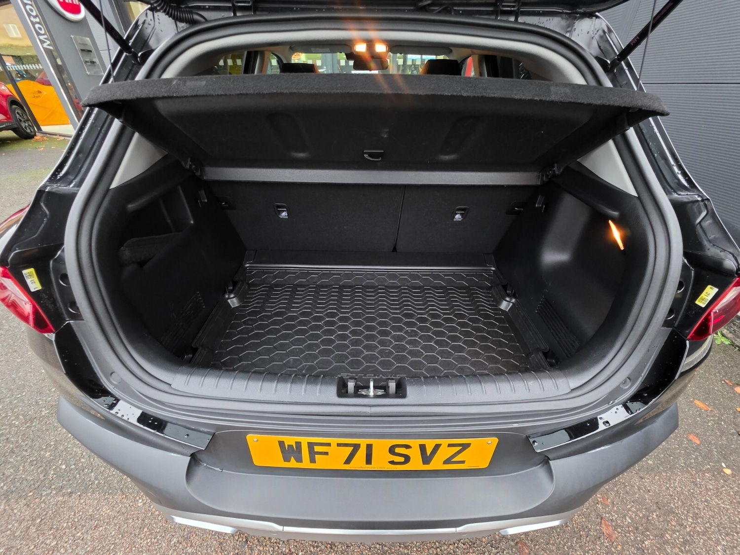 Used Kia Stonic 2021 for sale - 76556852: Photo 33