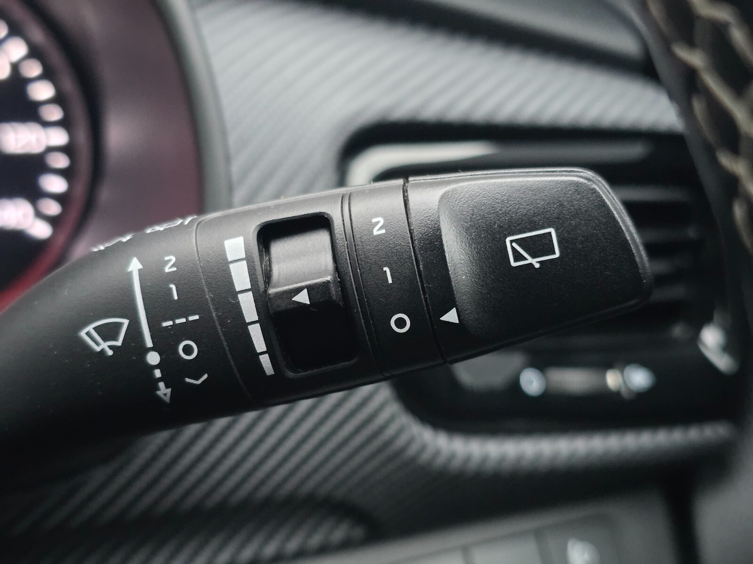 Used Kia Stonic 2021 for sale - 76556852: Photo 38