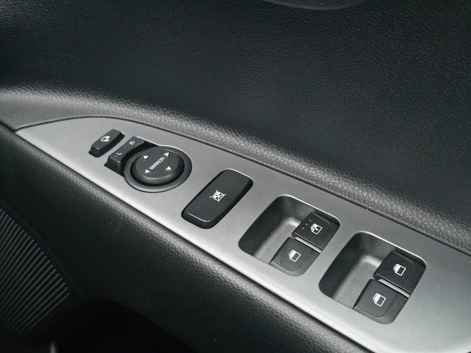 Used Kia Stonic 2021 for sale - 76556852: Photo 41