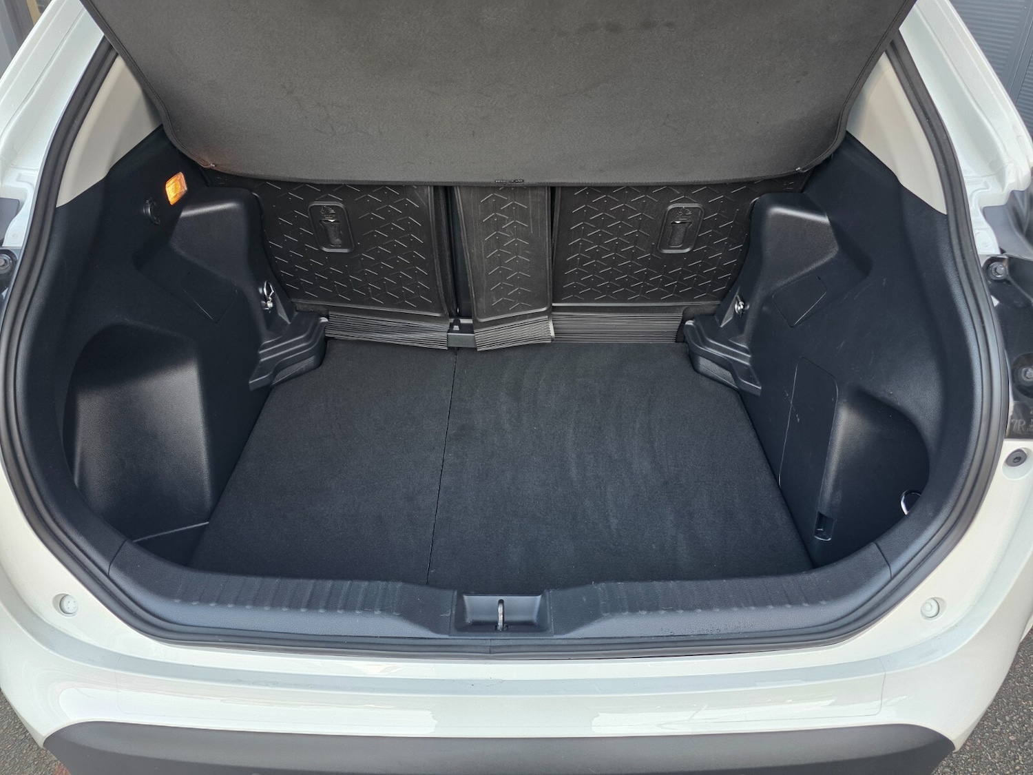 Used Toyota Yaris Cross 2023 for sale - 76868290: Photo 33