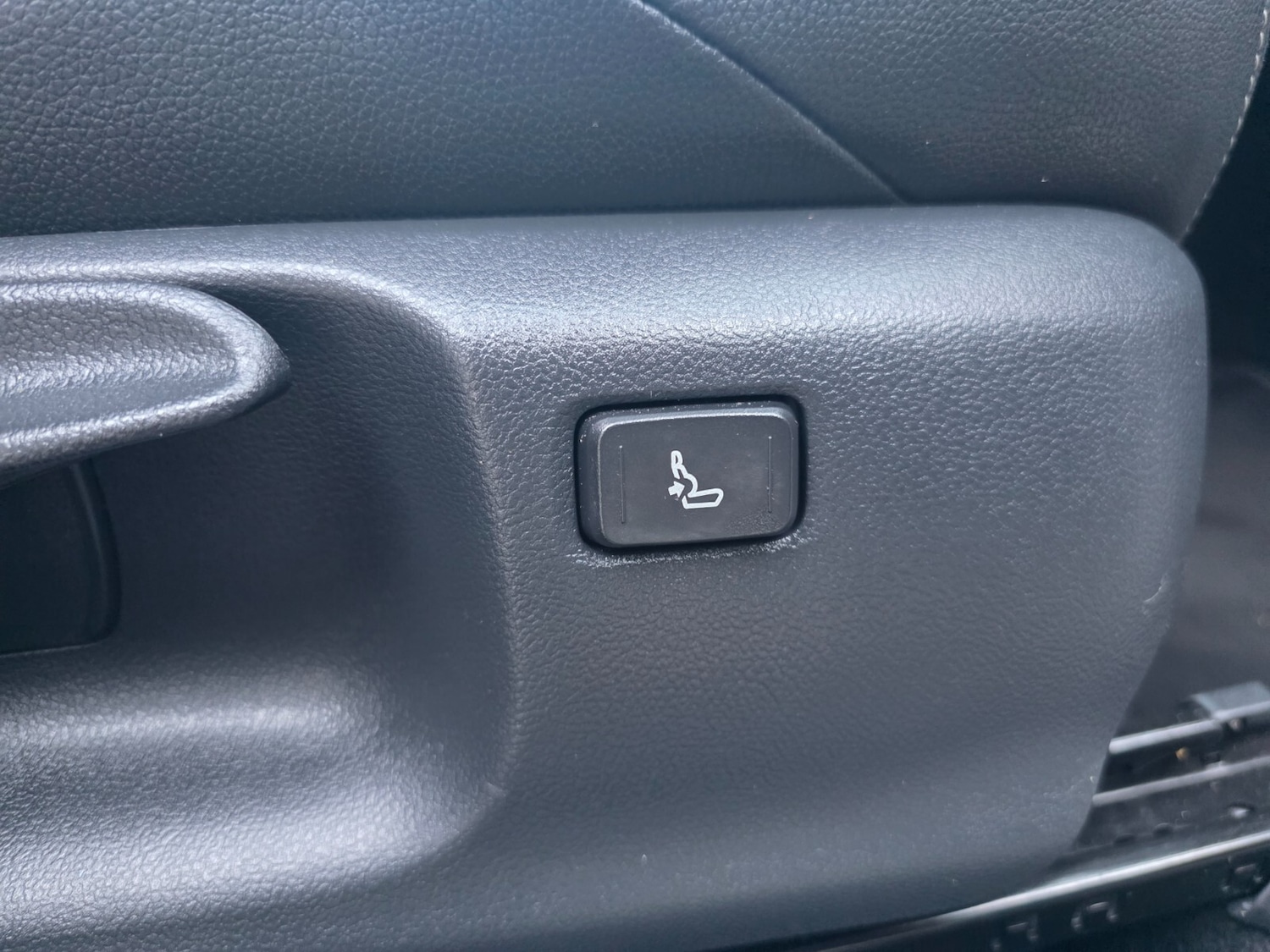 Used Toyota Yaris Cross 2023 for sale - 76868290: Photo 35