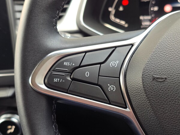 Used Renault Captur 2023 for sale - 75660382: Photo 38