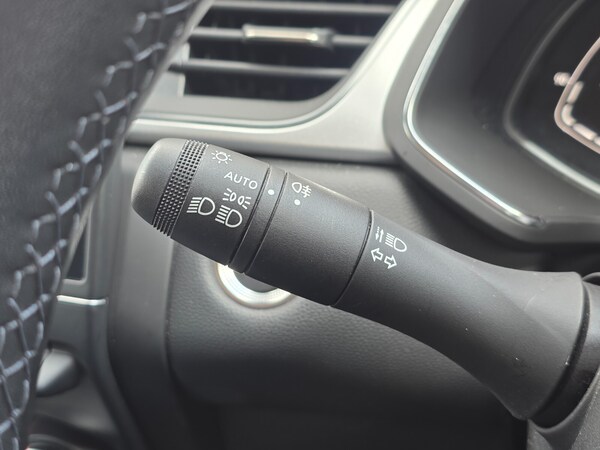 Used Renault Captur 2023 for sale - 75660382: Photo 41