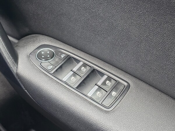 Used Renault Captur 2023 for sale - 75660382: Photo 44