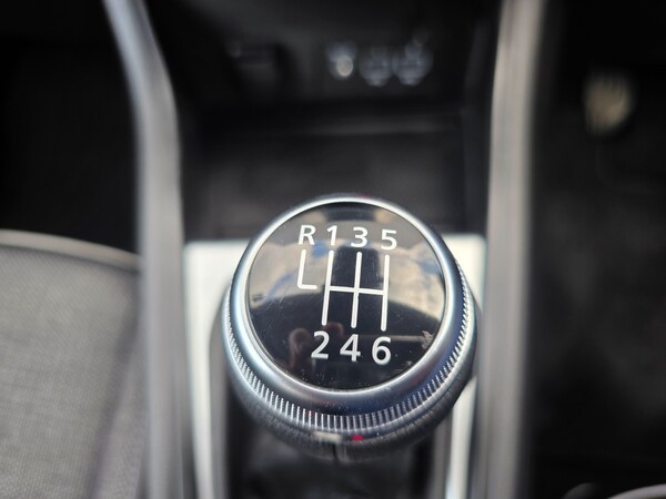 Used Renault Captur 2023 for sale - 75660382: Photo 51