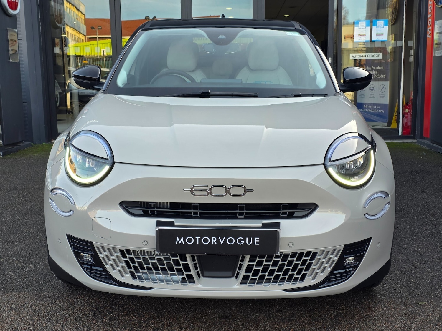 Used Fiat 600 2025 for sale - 76894639: Photo 2