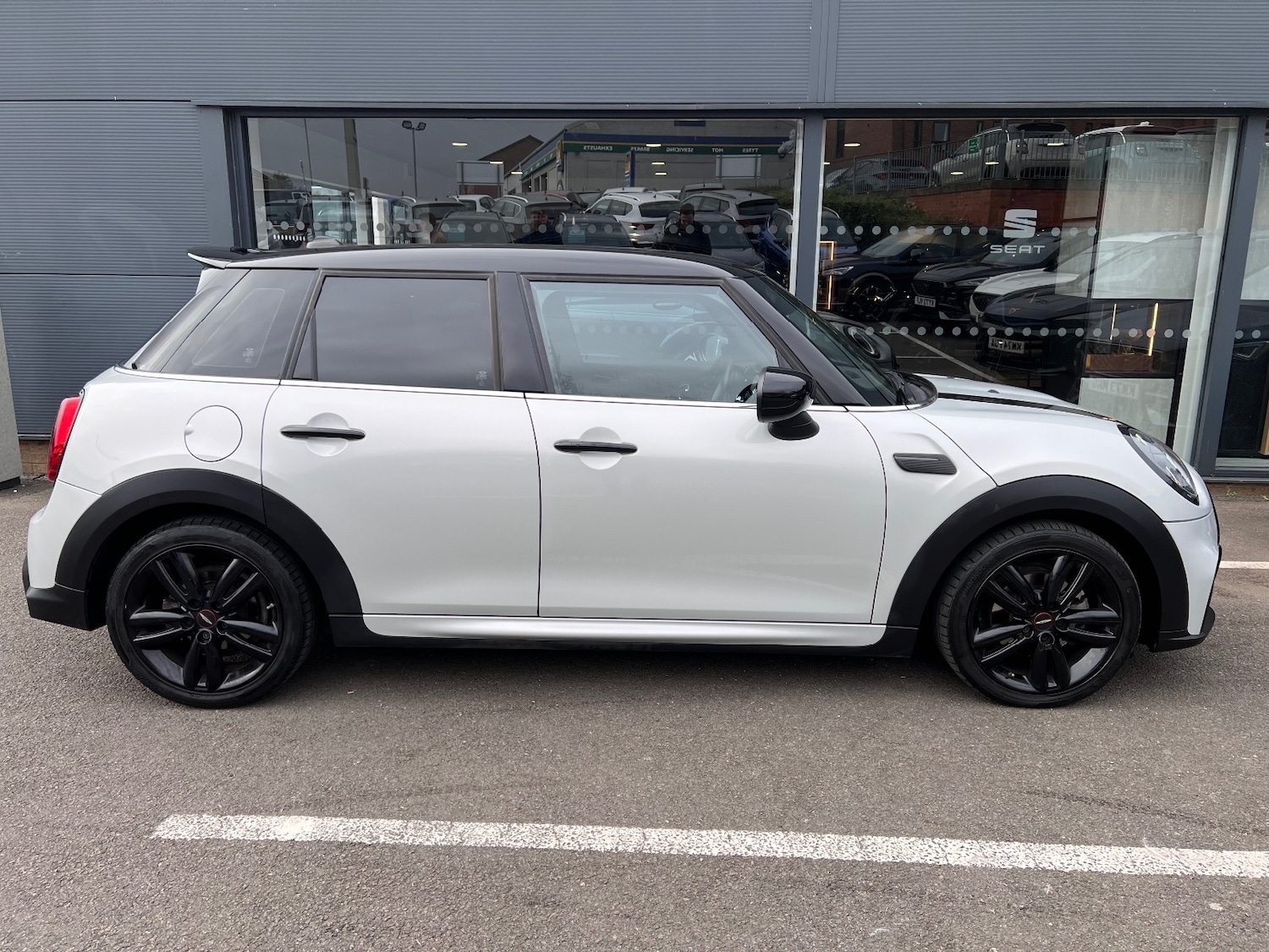 Used MINI Hatch 2022 for sale - 76400698: Photo 4