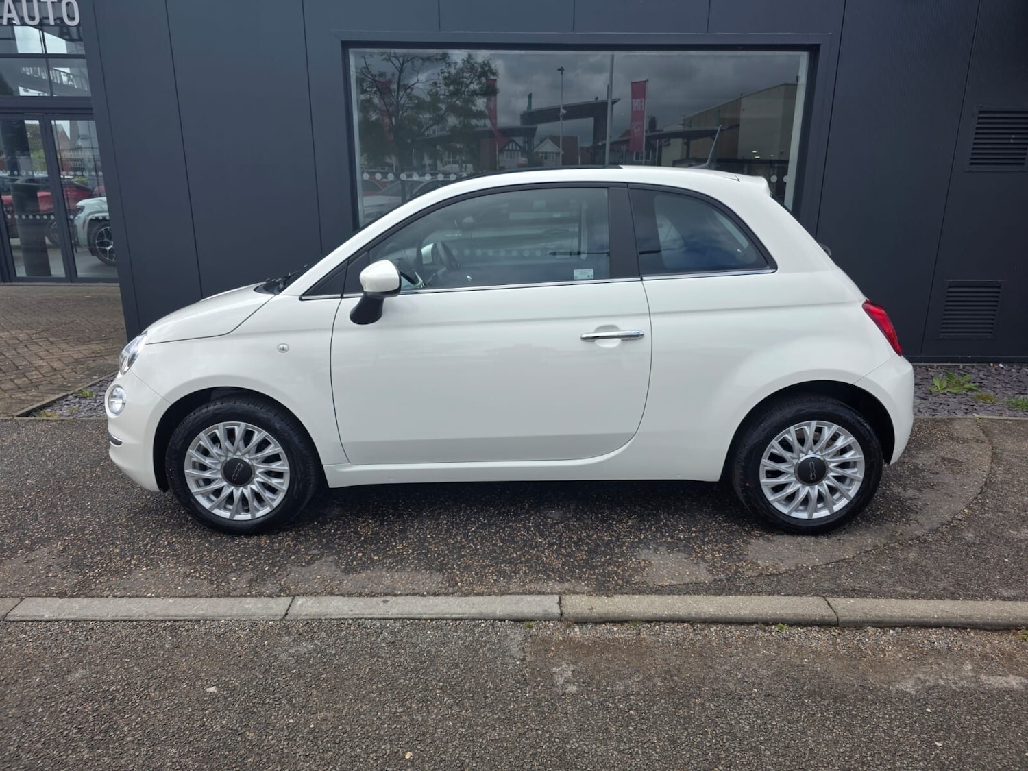 Used Fiat 500 2025 for sale - 76869206: Photo 4