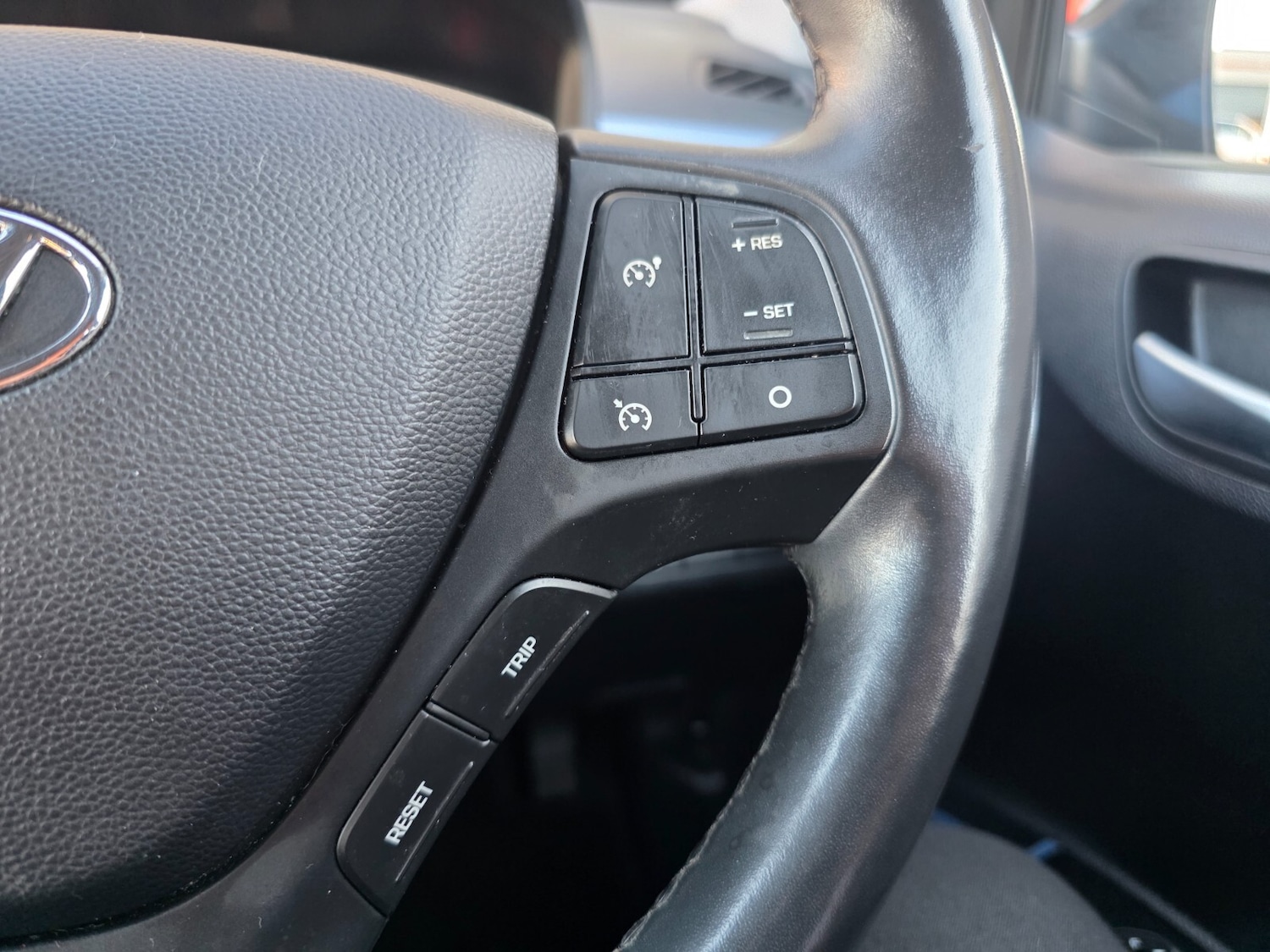 Used Hyundai i10 2015 for sale - 77726046: Photo 33