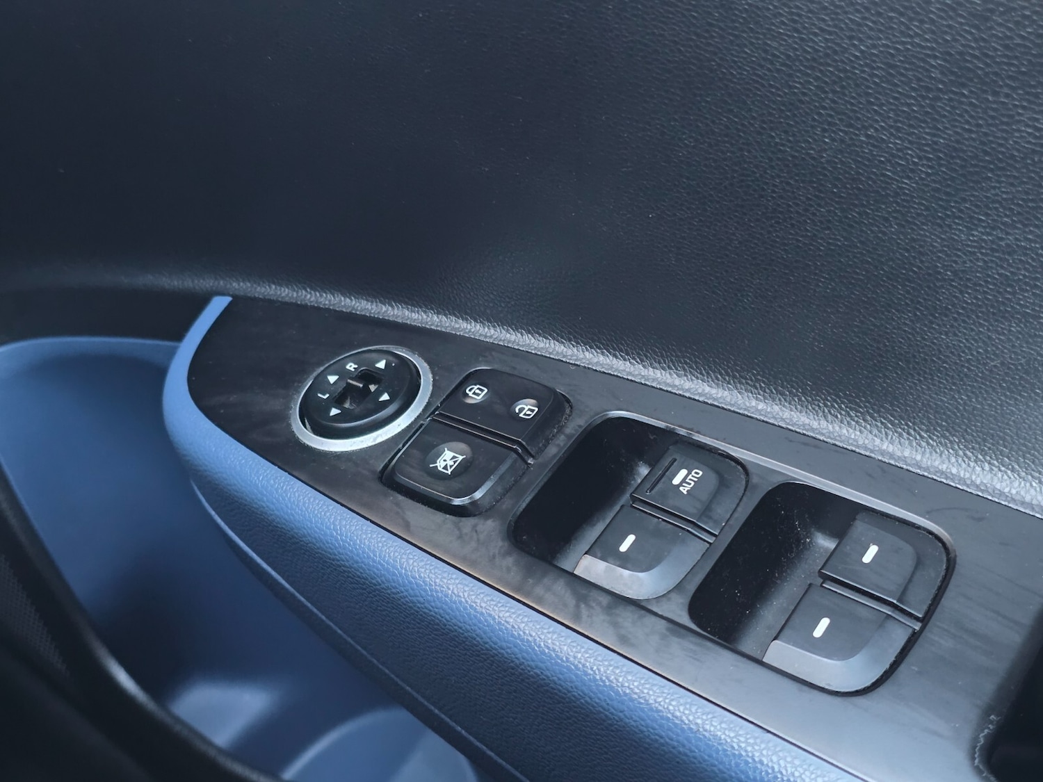 Used Hyundai i10 2015 for sale - 77726046: Photo 38