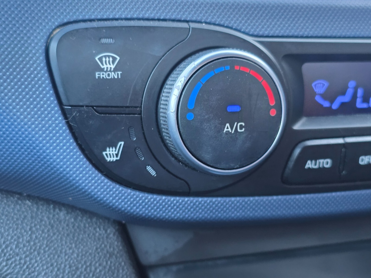 Used Hyundai i10 2015 for sale - 77726046: Photo 41