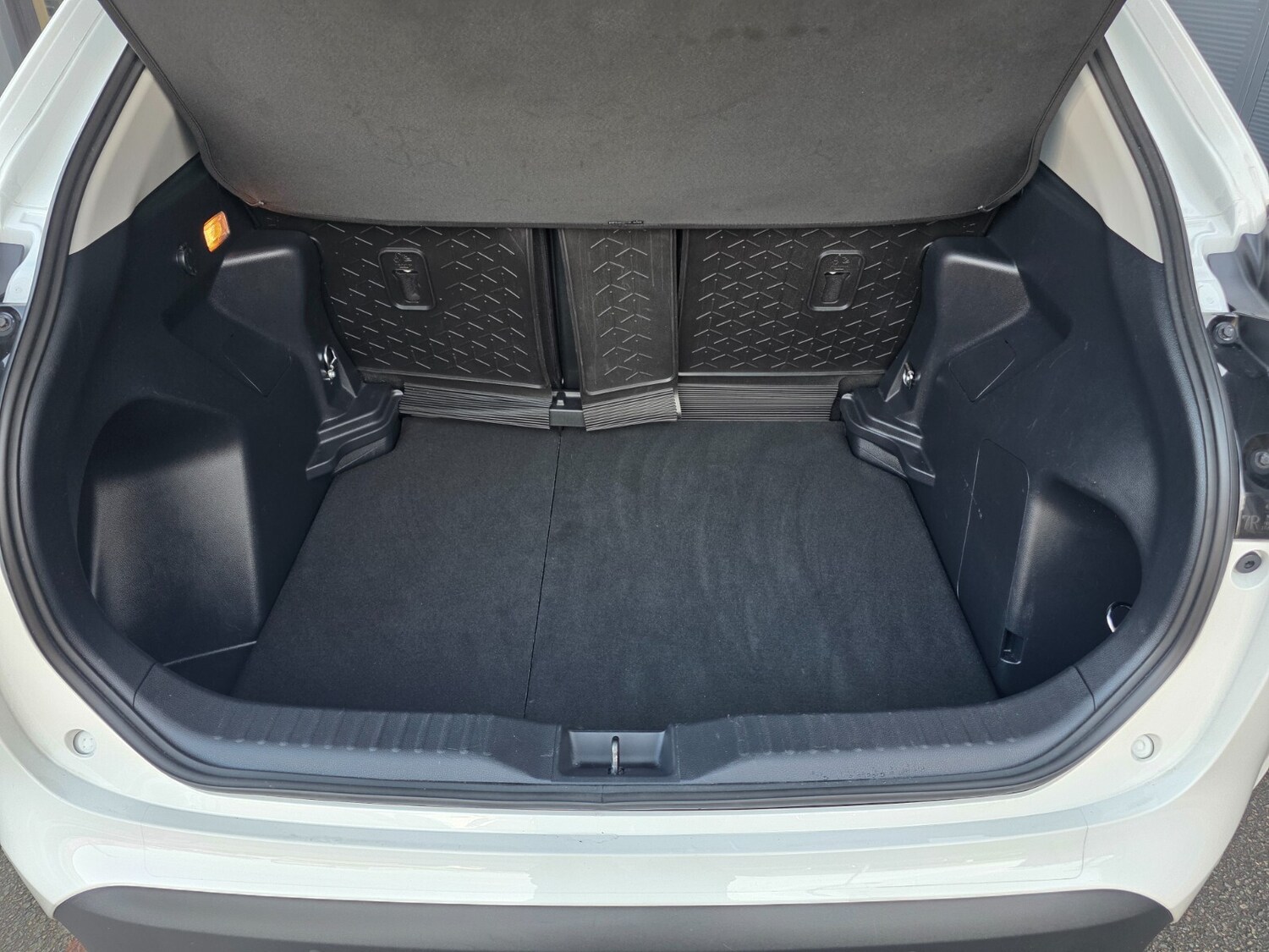 Used Toyota Yaris Cross 2023 for sale - 76587090: Photo 33