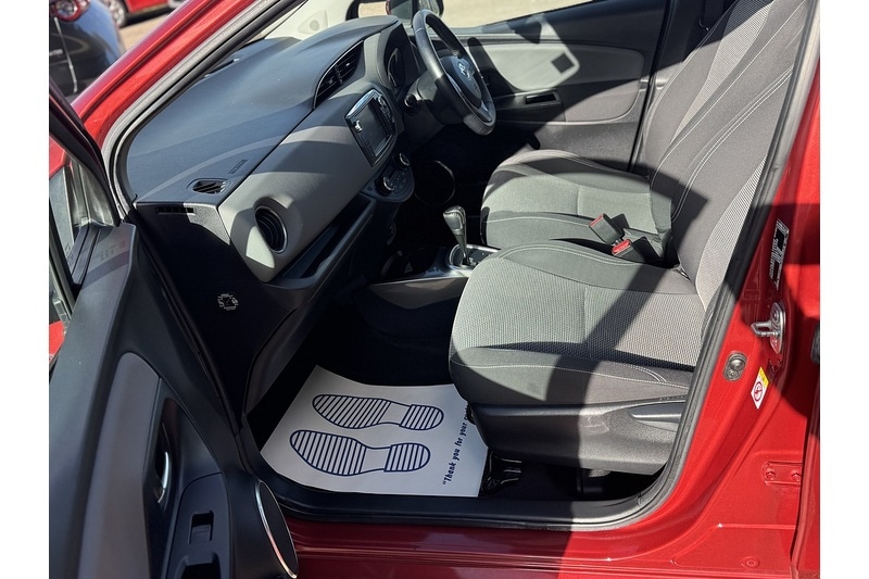 Used Toyota Yaris 2015 for sale - 76287985: Photo 24