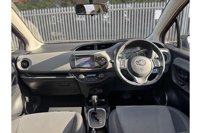 Used Toyota Yaris 2015 for sale - 76287985: Photo 28