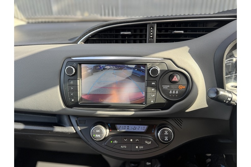 Used Toyota Yaris 2015 for sale - 76287985: Photo 29