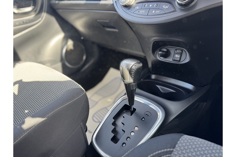 Used Toyota Yaris 2015 for sale - 76287985: Photo 30