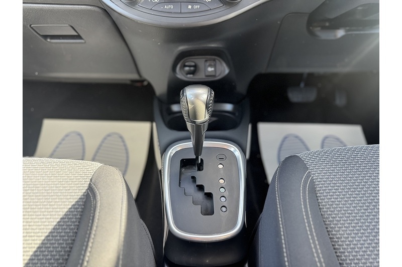 Used Toyota Yaris 2015 for sale - 76287985: Photo 31