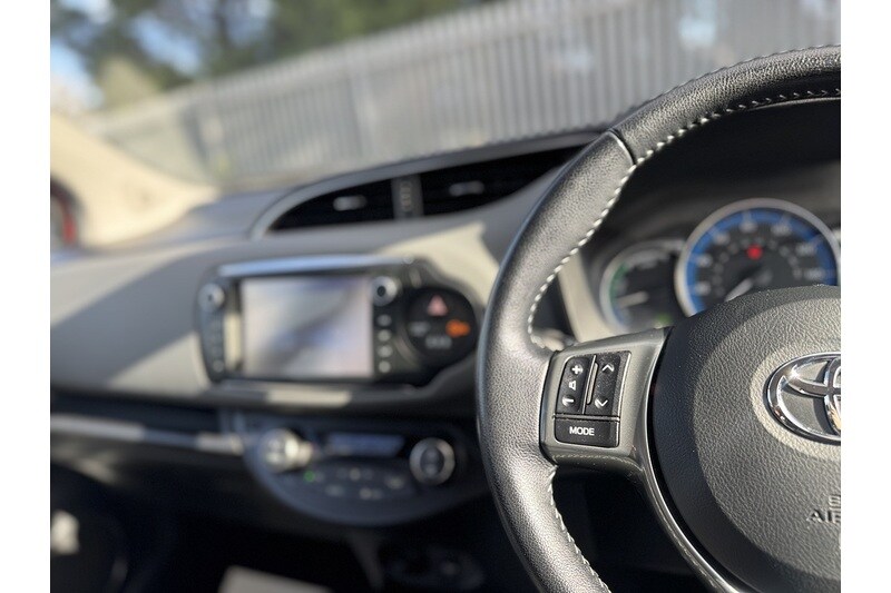 Used Toyota Yaris 2015 for sale - 76287985: Photo 32