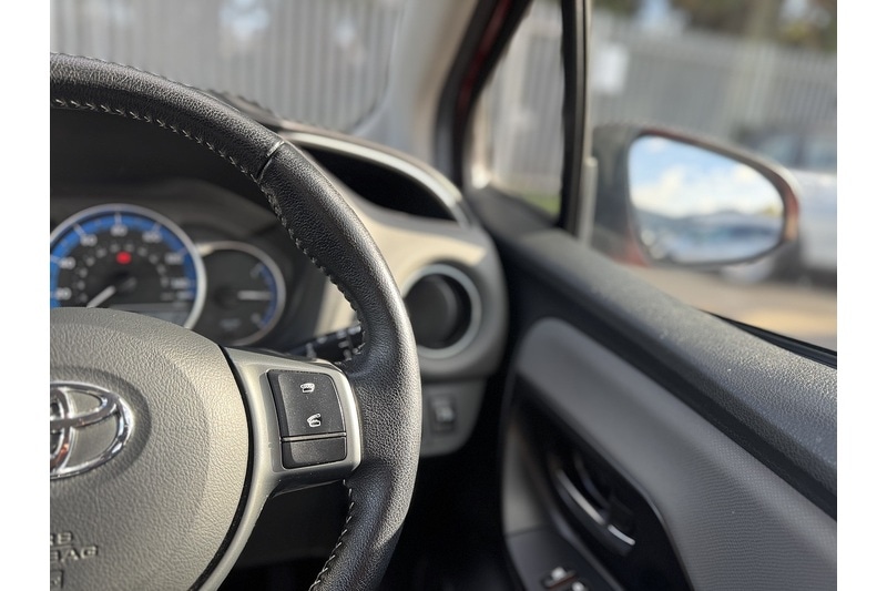 Used Toyota Yaris 2015 for sale - 76287985: Photo 33