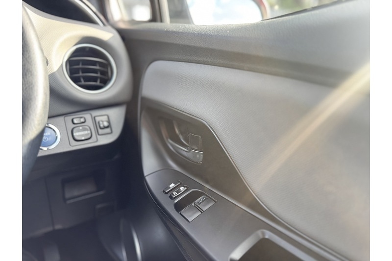 Used Toyota Yaris 2015 for sale - 76287985: Photo 36