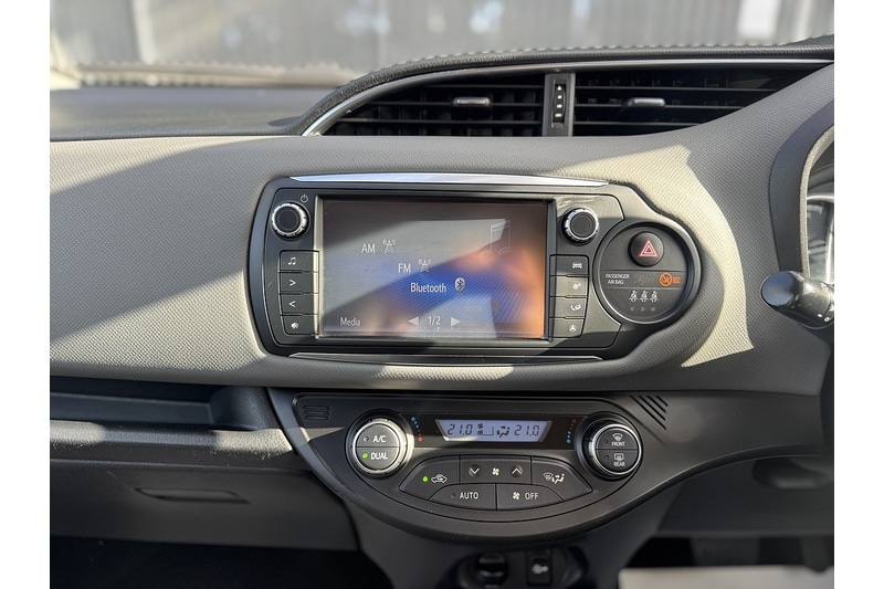 Used Toyota Yaris 2015 for sale - 76287985: Photo 39