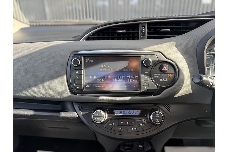 Used Toyota Yaris 2015 for sale - 76287985: Photo 40