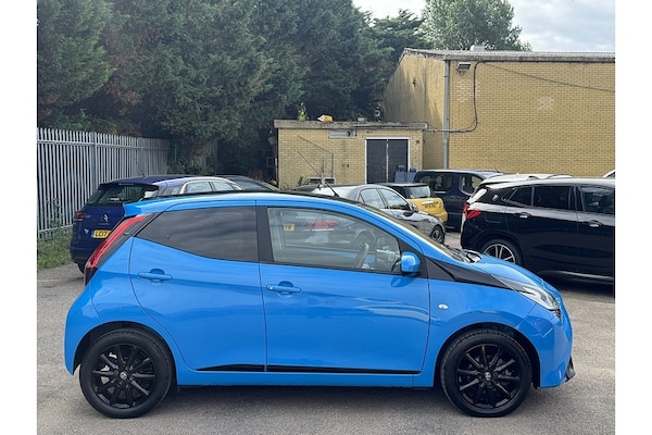Used Toyota AYGO 2018 for sale - 75336438: Photo 6