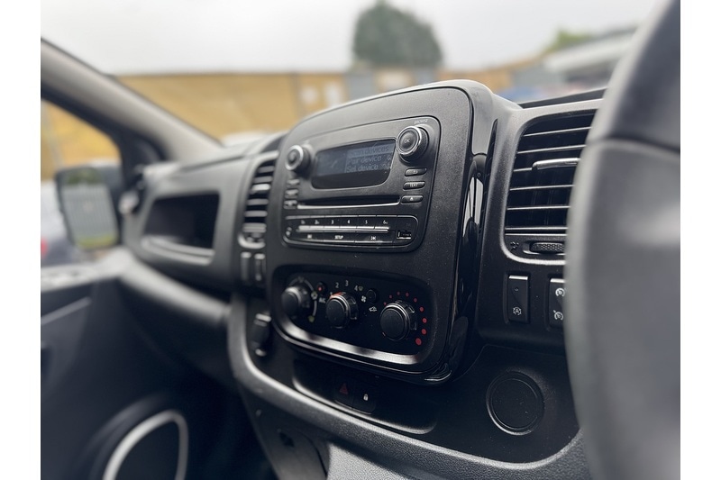 Used Vauxhall Vivaro 2017 for sale - 77437818: Photo 13
