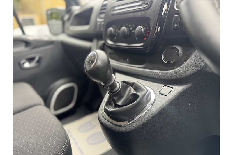 Used Vauxhall Vivaro 2017 for sale - 77437818: Photo 20
