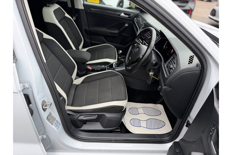 Used Volkswagen T-Roc 2018 for sale - 77356817: Photo 10