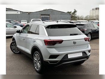 Used Volkswagen T-Roc 2018 for sale - 77356817: Photo