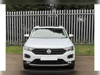 Used Volkswagen T-Roc 2018 for sale - 77356817: Photo