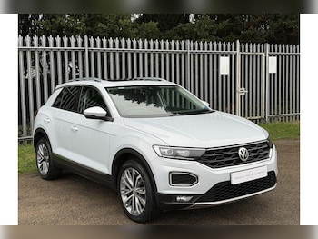 Used Volkswagen T-Roc 2018 for sale - 77356817: Photo