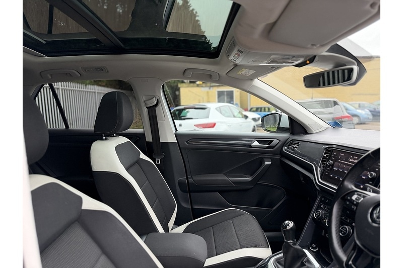 Used Volkswagen T-Roc 2018 for sale - 77356817: Photo 8