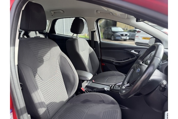 Used Ford Focus 2015 for sale - 76280495: Photo 23