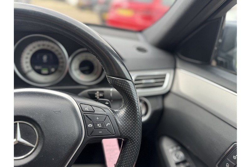 Used Mercedes-Benz E Class 2015 for sale - 76848512: Photo 27