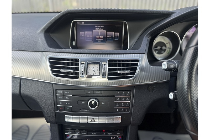 Used Mercedes-Benz E Class 2015 for sale - 76848512: Photo 30