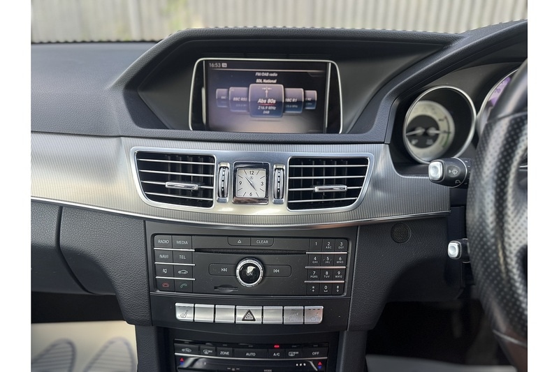 Used Mercedes-Benz E Class 2015 for sale - 76848512: Photo 34