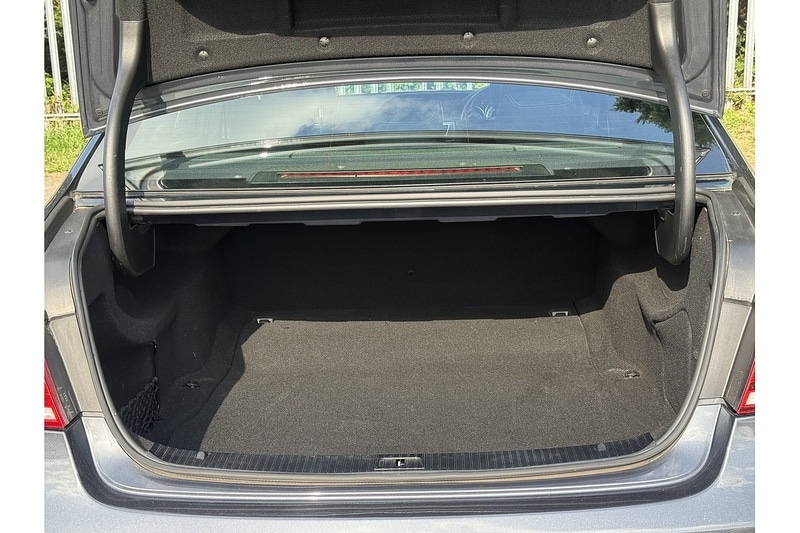 Used Mercedes-Benz E Class 2015 for sale - 76848512: Photo 42