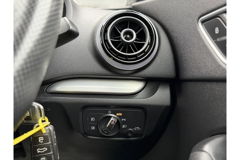 Used Audi A3 Cabriolet 2015 for sale - 76707349: Photo 33