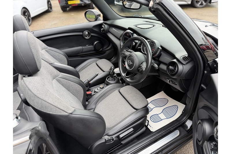 Used MINI Convertible 2018 for sale - 77264062: Photo 25