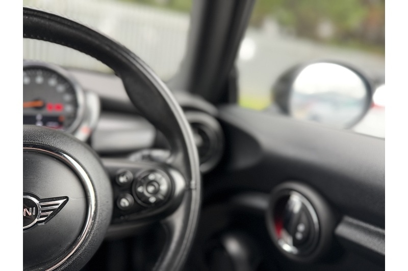 Used MINI Convertible 2018 for sale - 77264062: Photo 37