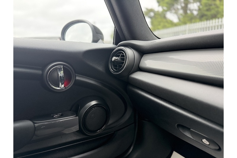 Used MINI Convertible 2018 for sale - 77264062: Photo 38