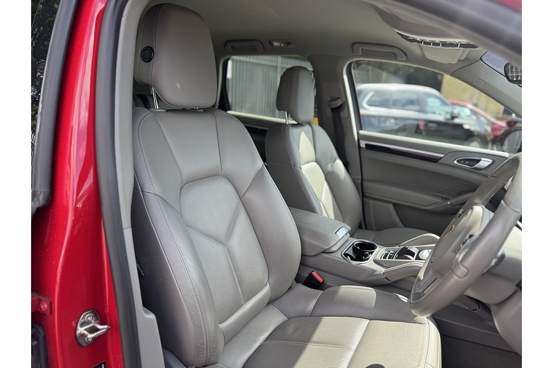 Used Porsche Cayenne 2013 for sale - 77891383: Photo 21