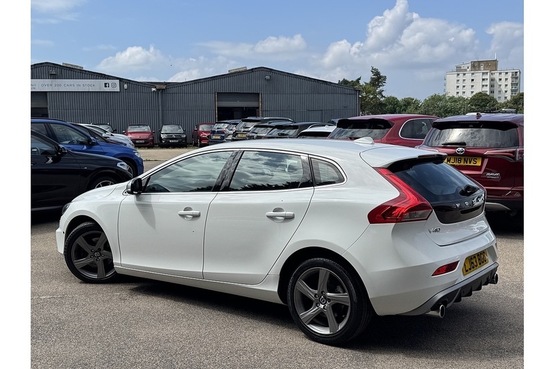 Used Volvo V40 2013 for sale - 76982550: Photo 2
