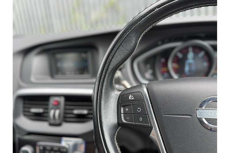 Used Volvo V40 2013 for sale - 76982550: Photo 34