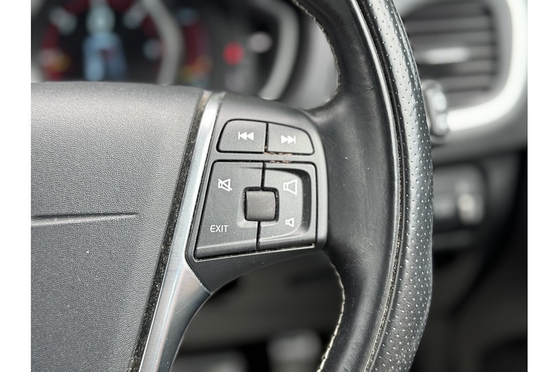 Used Volvo V40 2013 for sale - 76982550: Photo 35